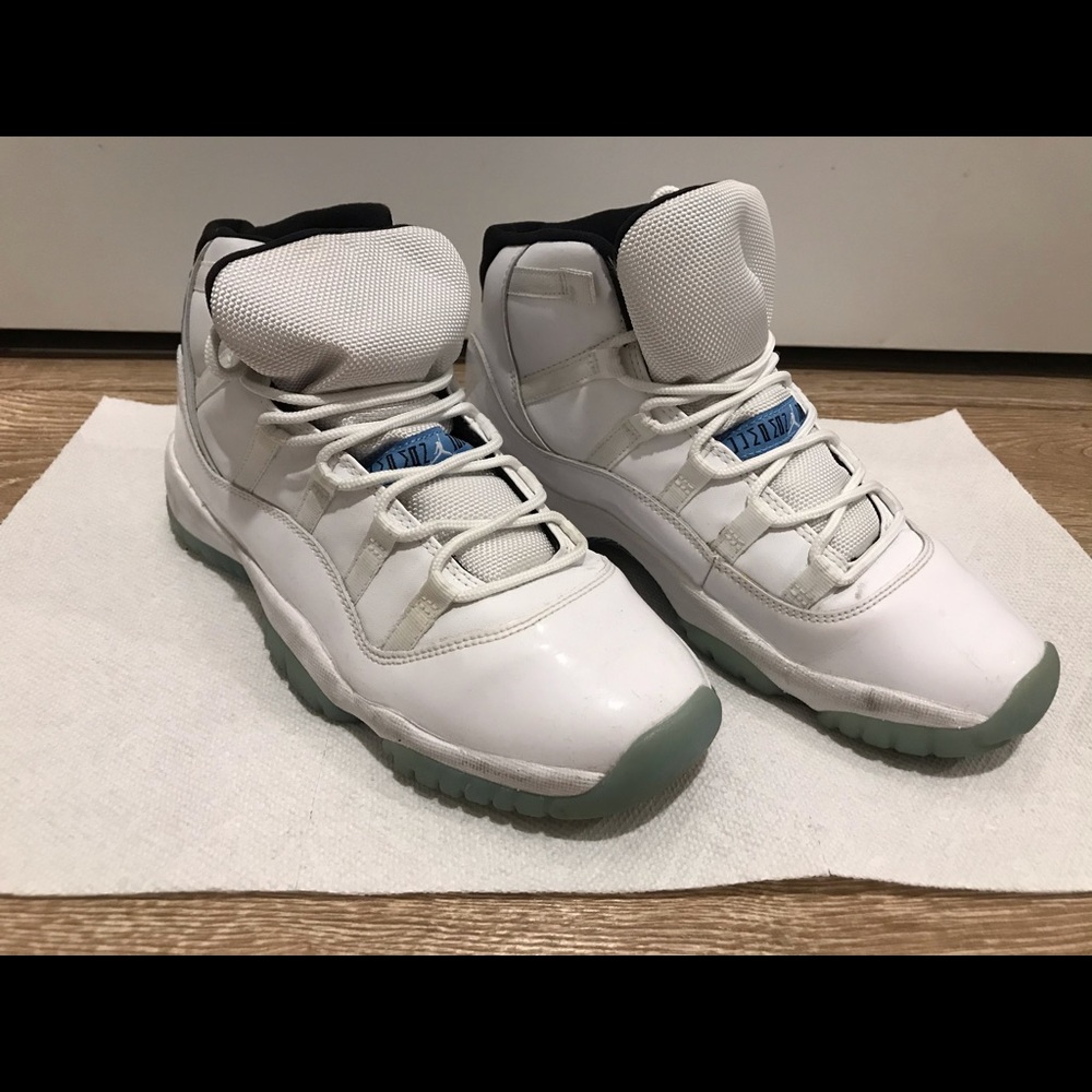 Jordan (women) 11